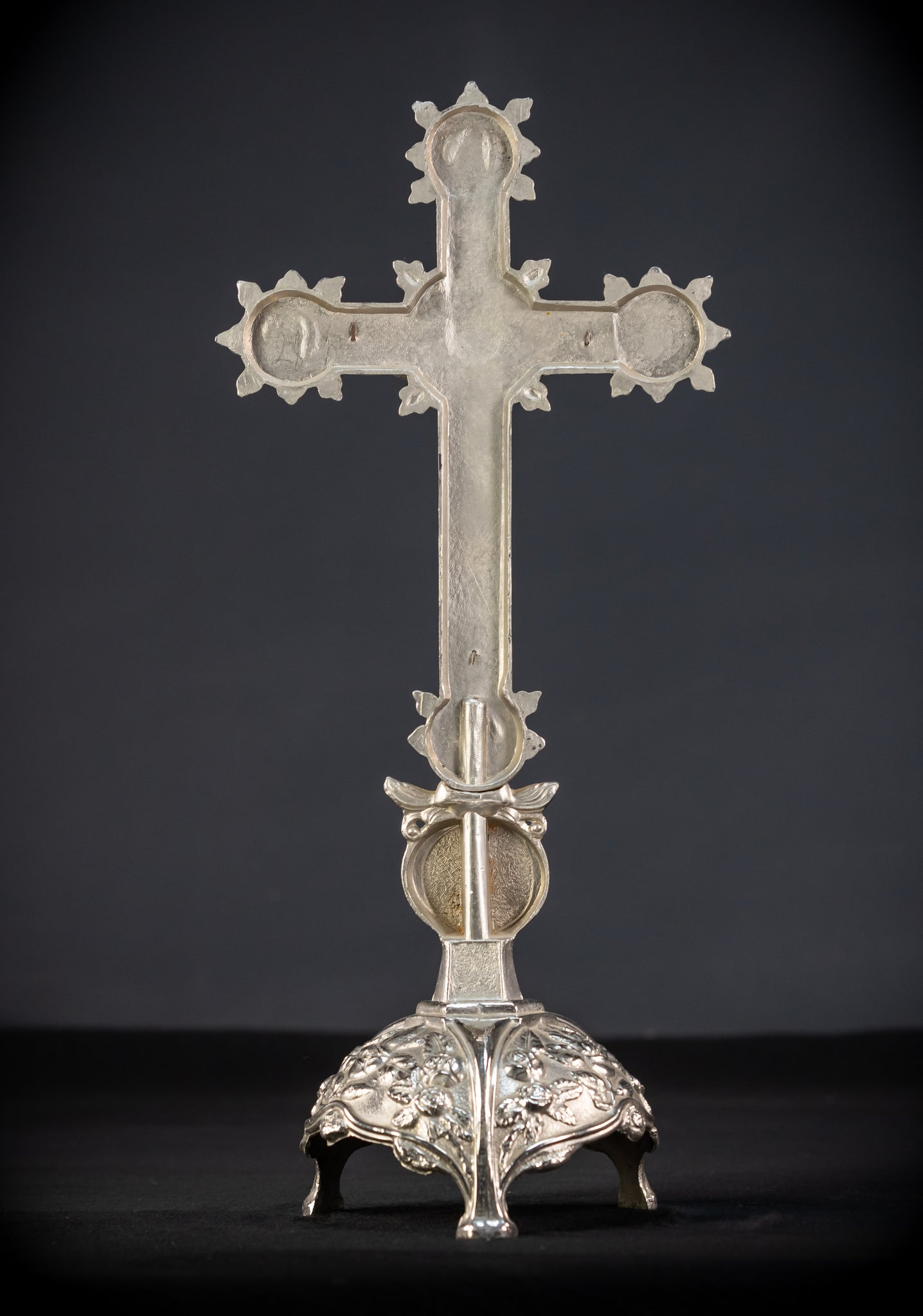 Altar Crucifix | Silvered Metal  | 17.3”